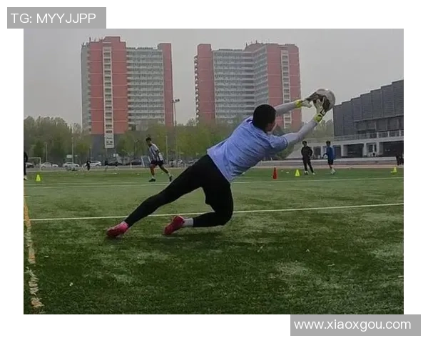 诺伊尔：从守门员到传奇，如何在足球历史上书写辉煌篇章